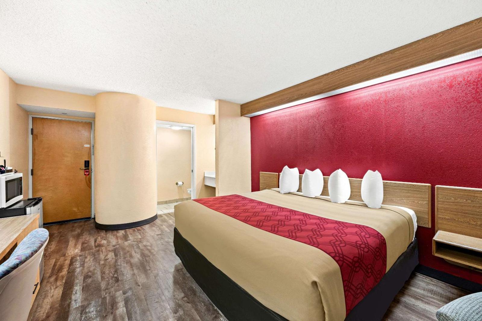 Econo Lodge London Main image 1